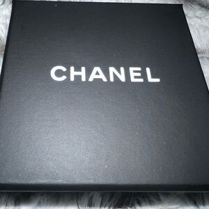 CHANEL SILVER/CRYSTAL STUD EARRINGS